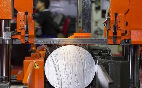 罗城立式金属带锯床切削出现跑带故障解决方法！